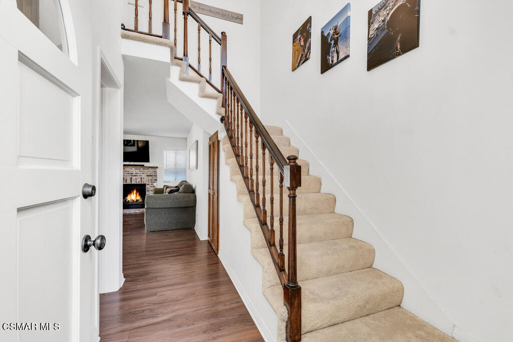 1806 Rory Lane, Unit 9 Simi Valley, CA 93063 - Photo 5 of 27 1806 Rory Lane Unit 9 - Entry 2