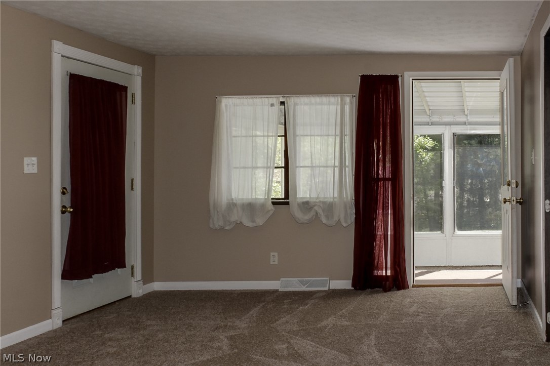 571 Perry Street Kent, OH 44240 - Photo 9 of 32