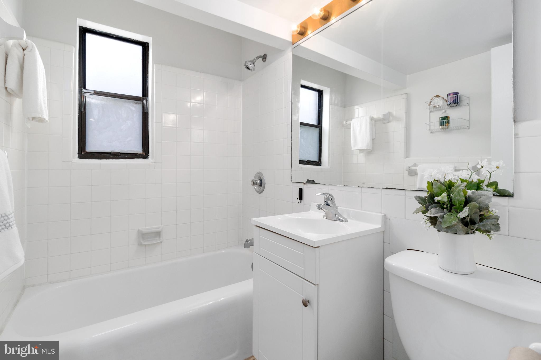 2606 Tunlaw Road Northwest, Unit 6 Washington, DC 20007 - Photo 10 of 20 Bathroom