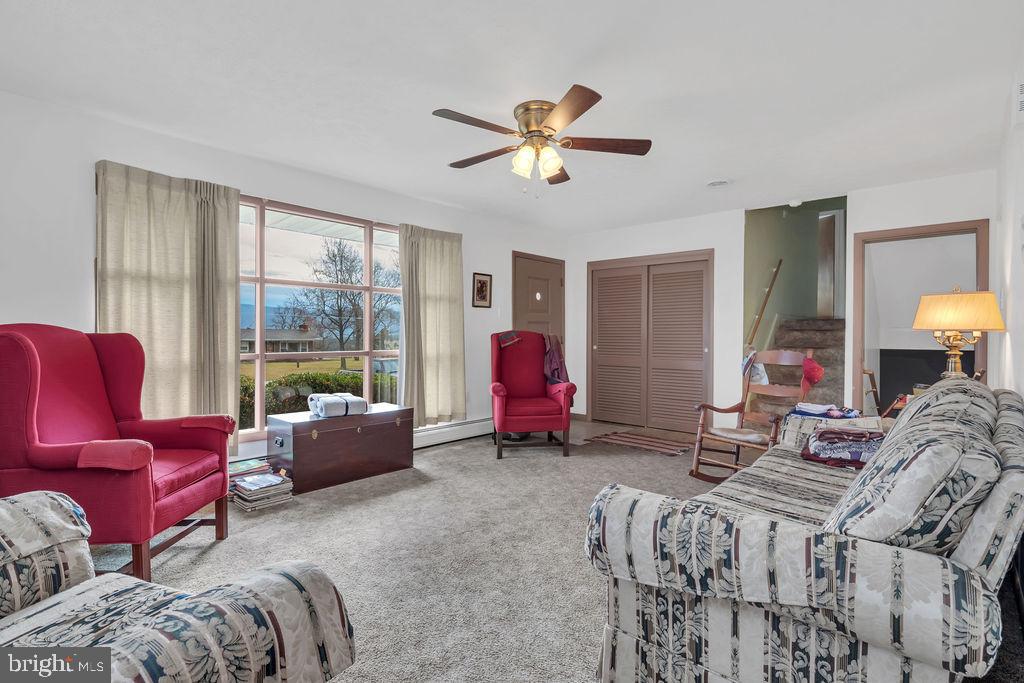 515 Copp Road Strasburg, VA 22657 - Photo 4 of 20 Living room