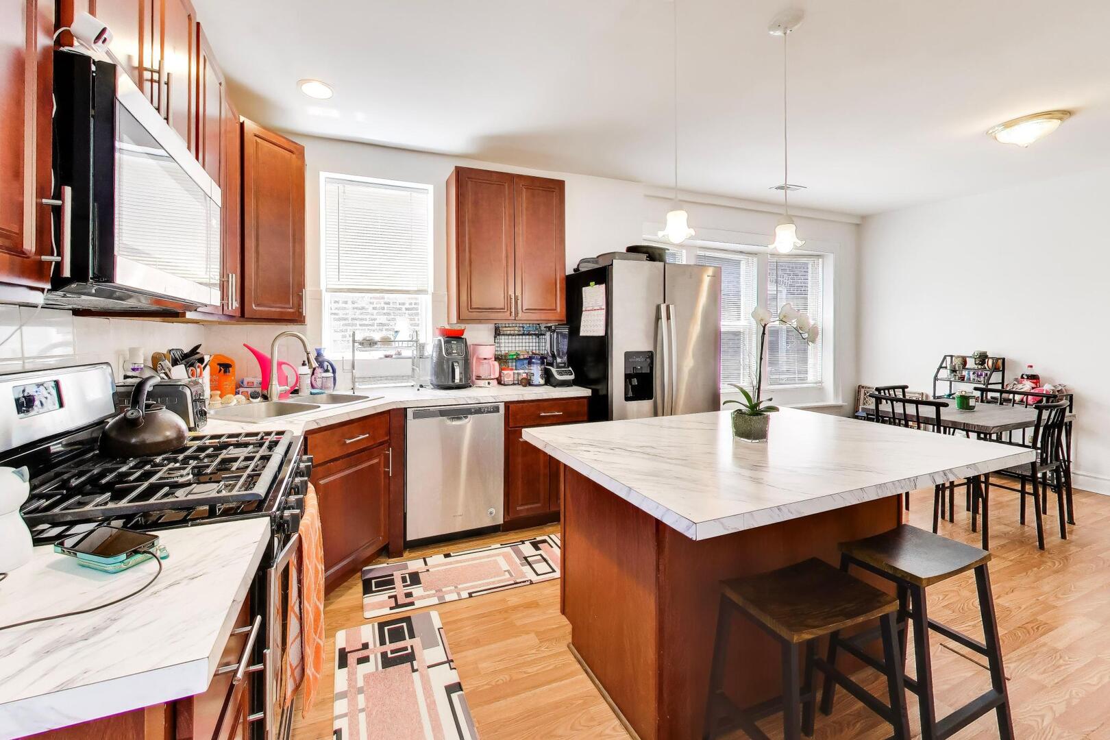 3435 North Harding Avenue, Unit 2 Chicago, IL 60618 - Photo 7 of 24