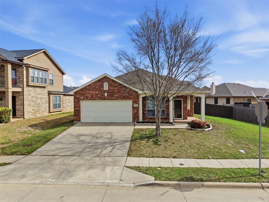 10986 Hawks Landing Road Fort Worth, TX 76052 - Photo 6 of 39