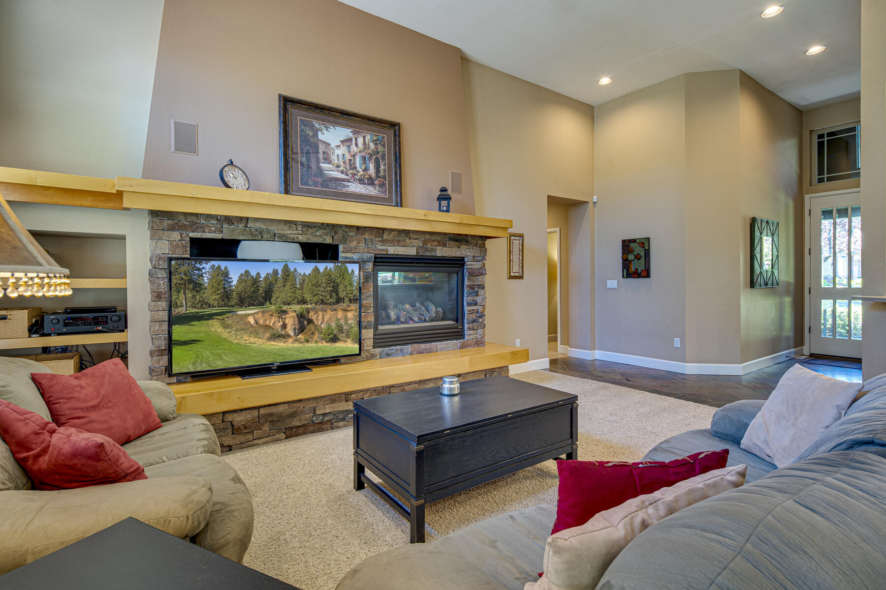 61872 Fall Creek Loop Bend, OR 97702 - Photo 6 of 31 06