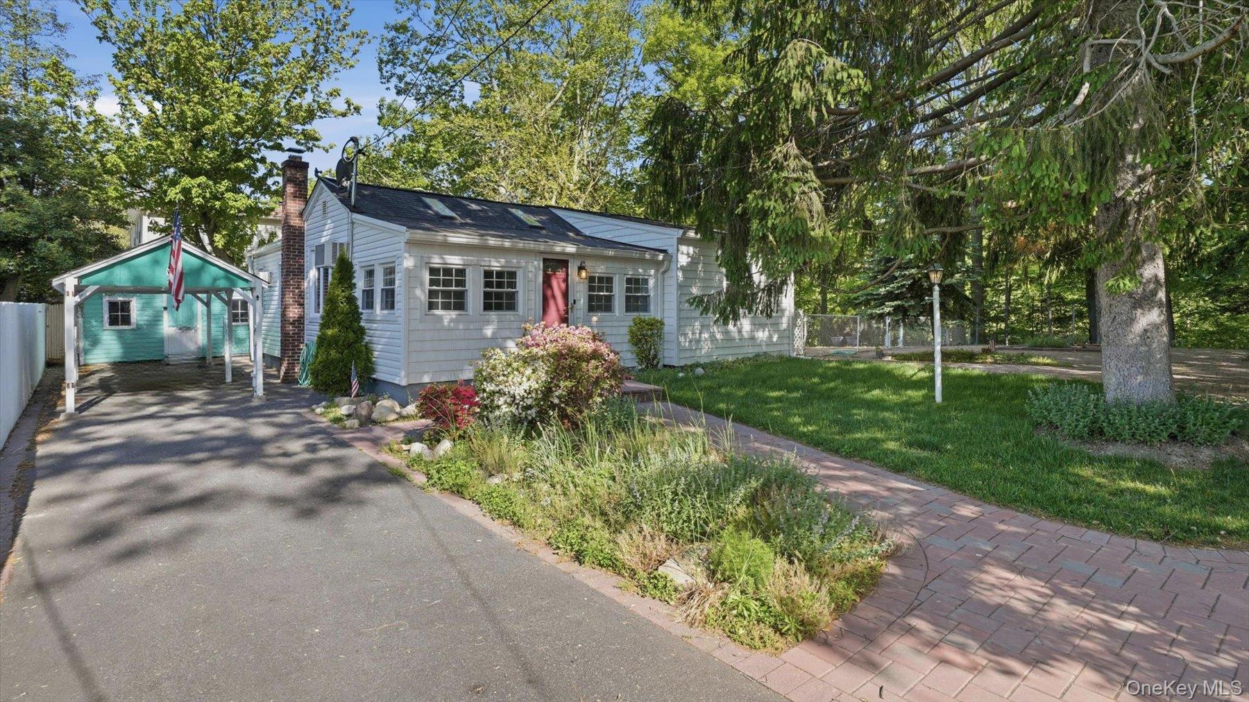 26 Florida Road Rocky Point, NY 11778 - Photo 2 of 23