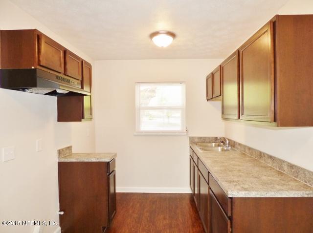 9453 Sibbald Road Jacksonville, FL 32208 - Photo 4 of 9 4 (640x477)