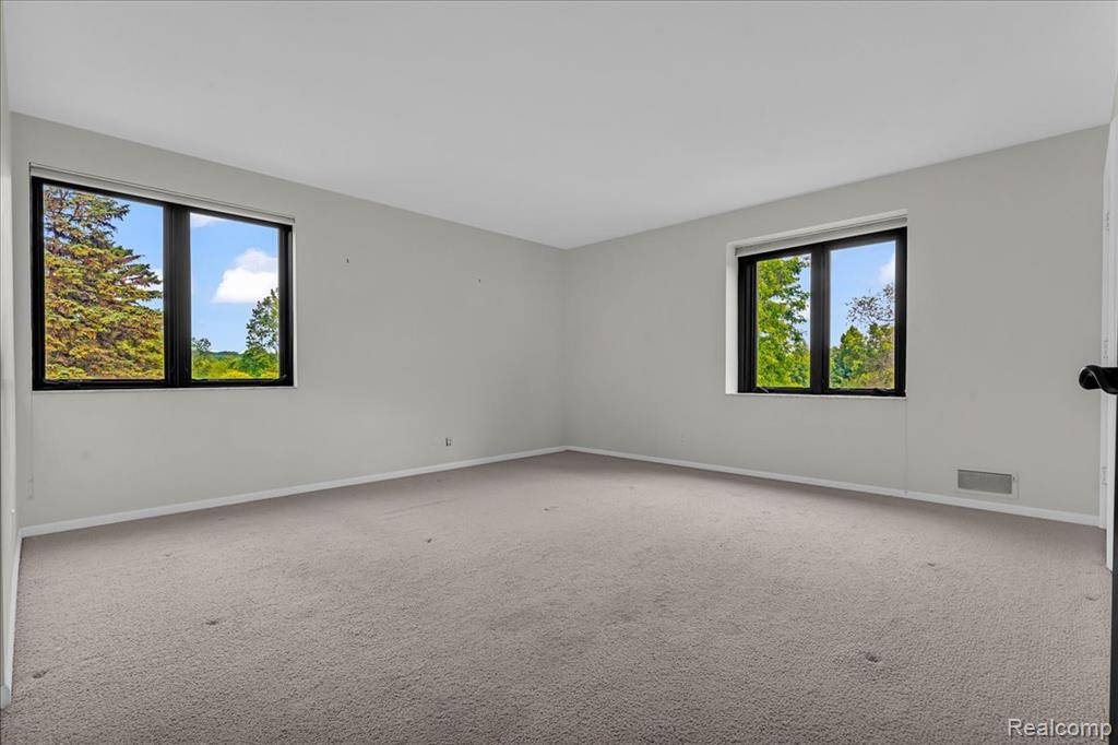 1940 Oak Pointe Drive Rochester Hills, MI 48306 - Photo 28 of 42