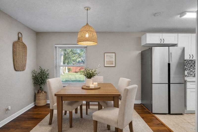219 East Janisch Road Houston, TX 77022 - Photo 6 of 20 Virtually Staged - Breakfast Nook