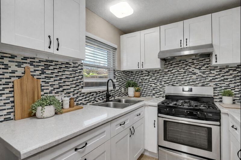 219 East Janisch Road Houston, TX 77022 - Photo 9 of 20 Virtually Staged