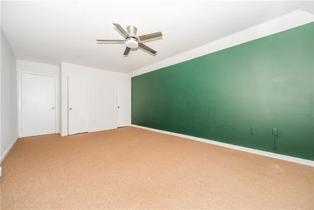 a view of a big room with closet