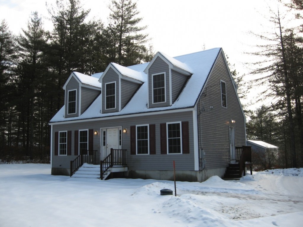 82 Ossipee Lake Road Tamworth, NH 03886 - Photo 1 of 11