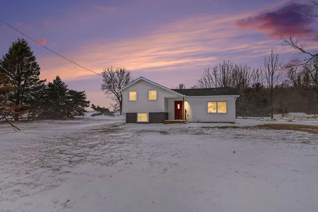 $259,900 | 3494 Covert Road, Leslie, MI 49251