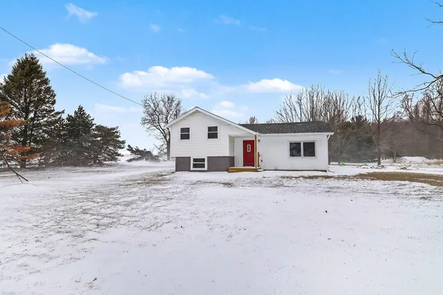 $259,900 | 3494 Covert Road, Leslie, MI 49251