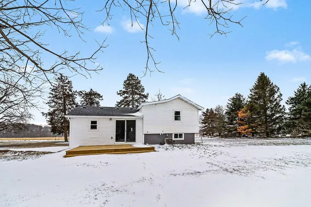 $259,900 | 3494 Covert Road, Leslie, MI 49251