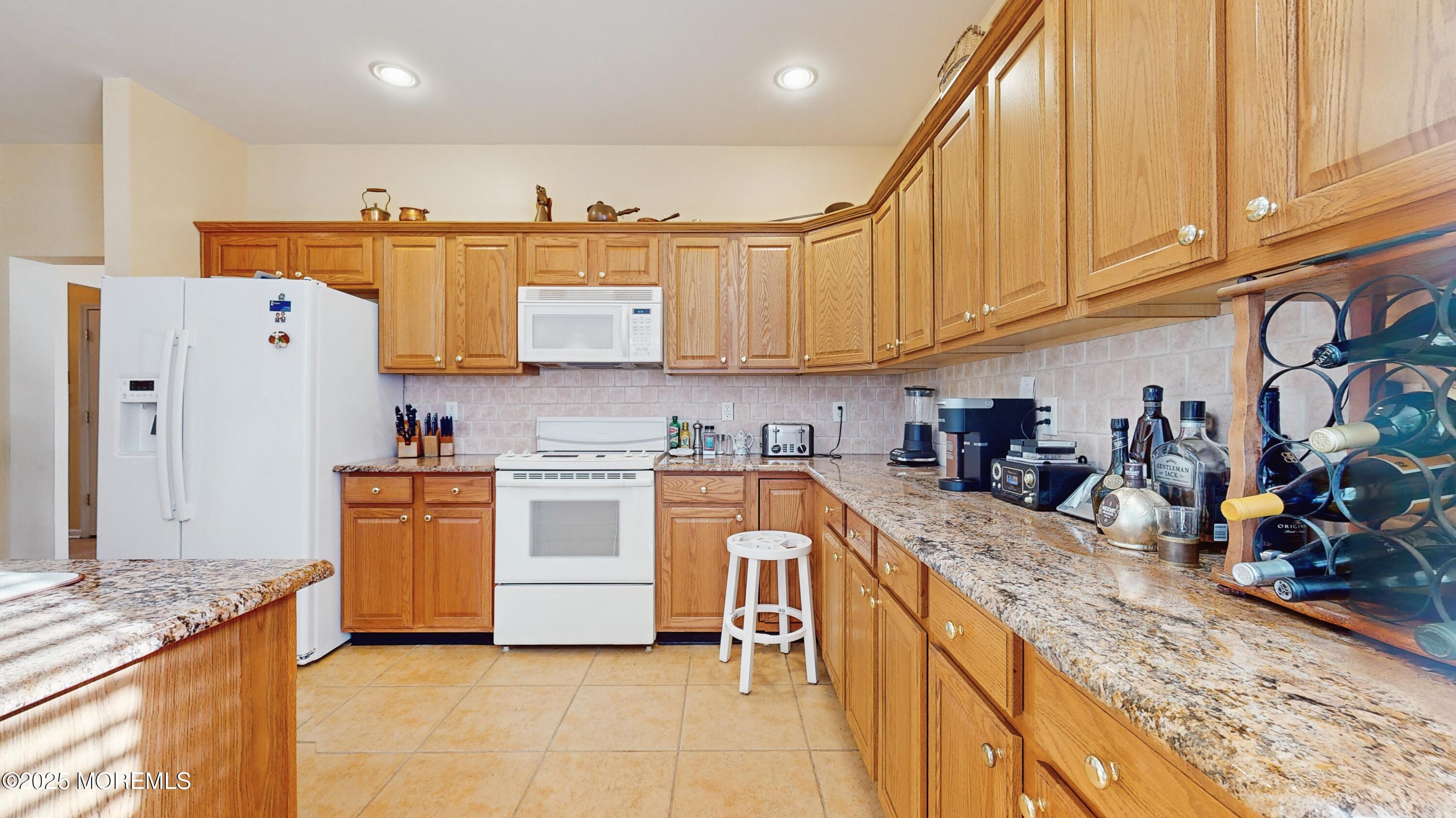 14 Edgewater Path Barnegat, NJ 08005 - Photo 5 of 24 05_14EdgewaterPath_2005_HiRes
