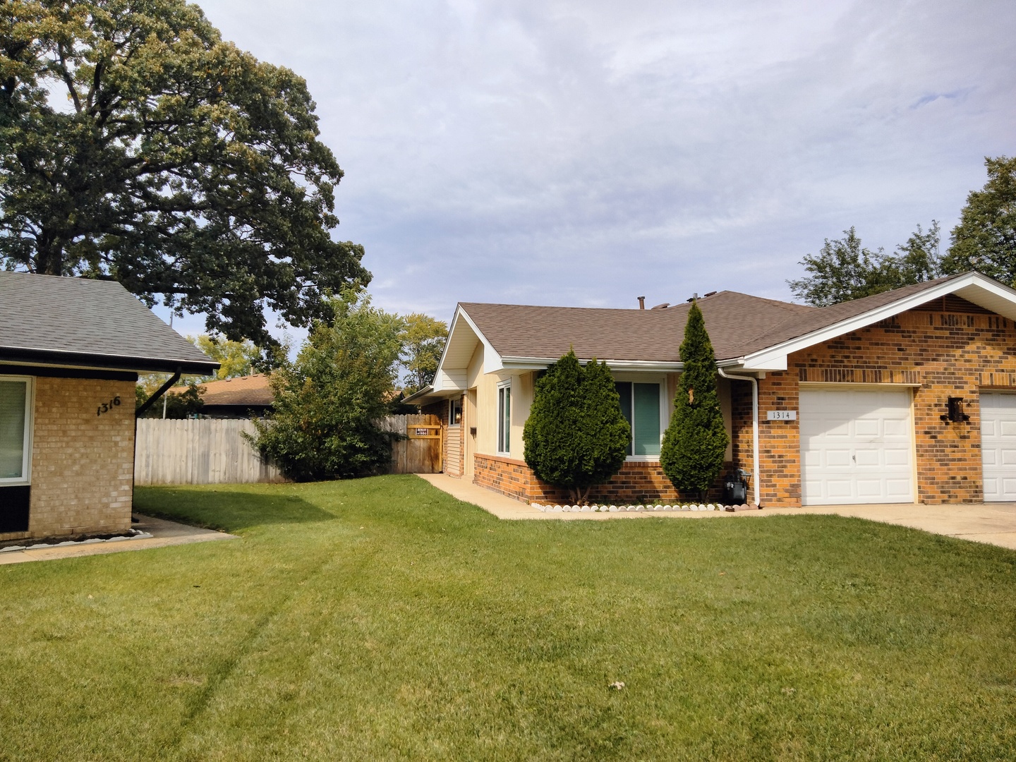 1314 Beverly Lane, Unit 1314 Streamwood, IL 60107 - Photo 1 of 23