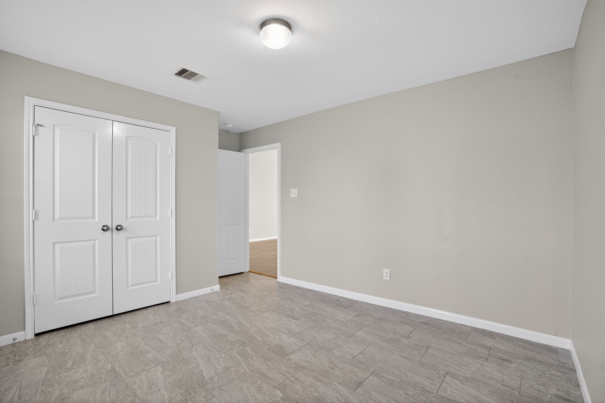 12325 Green Ridge Drive Willis, TX 77318 - Photo 13 of 33