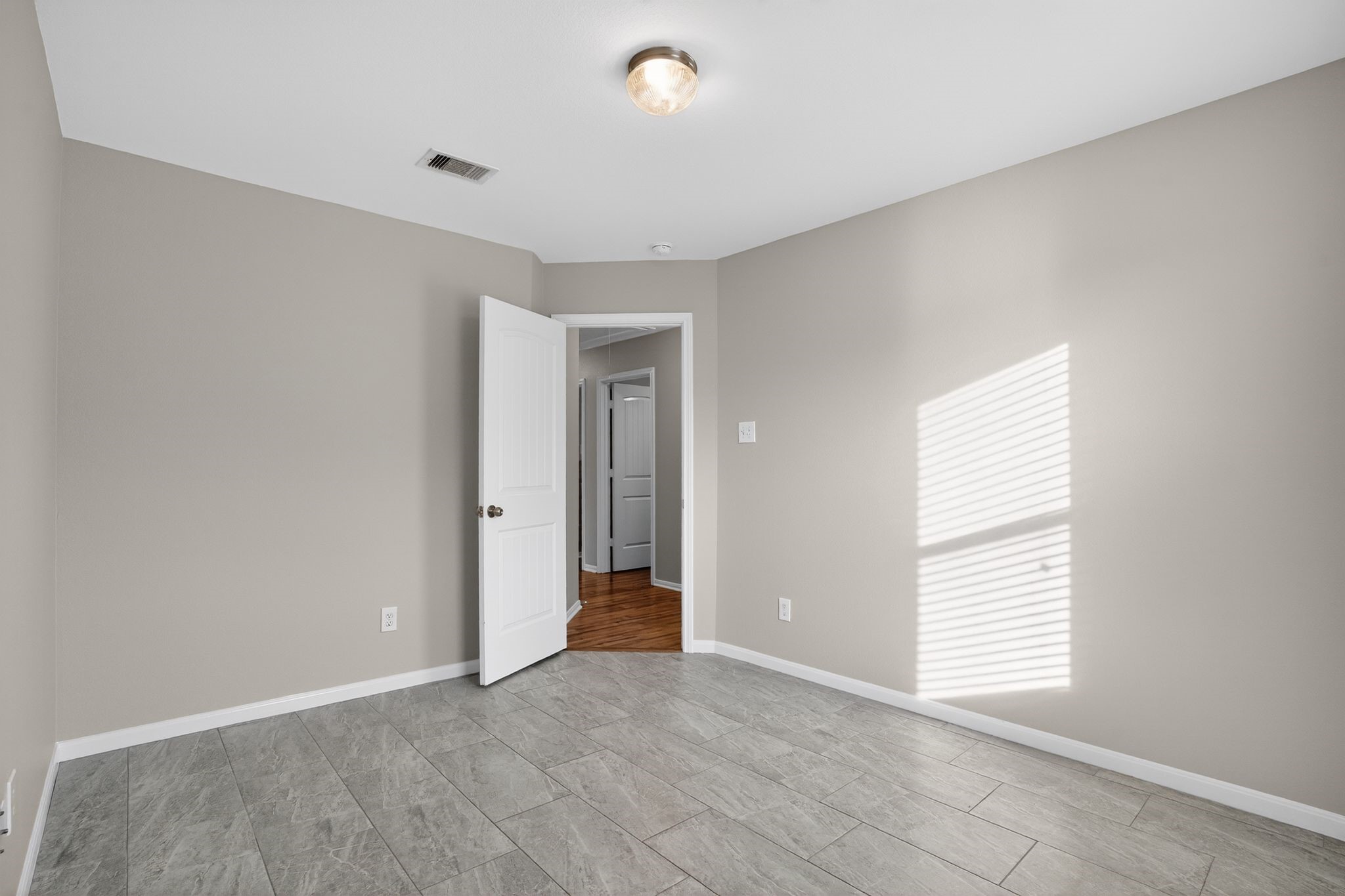 12325 Green Ridge Drive Willis, TX 77318 - Photo 14 of 33