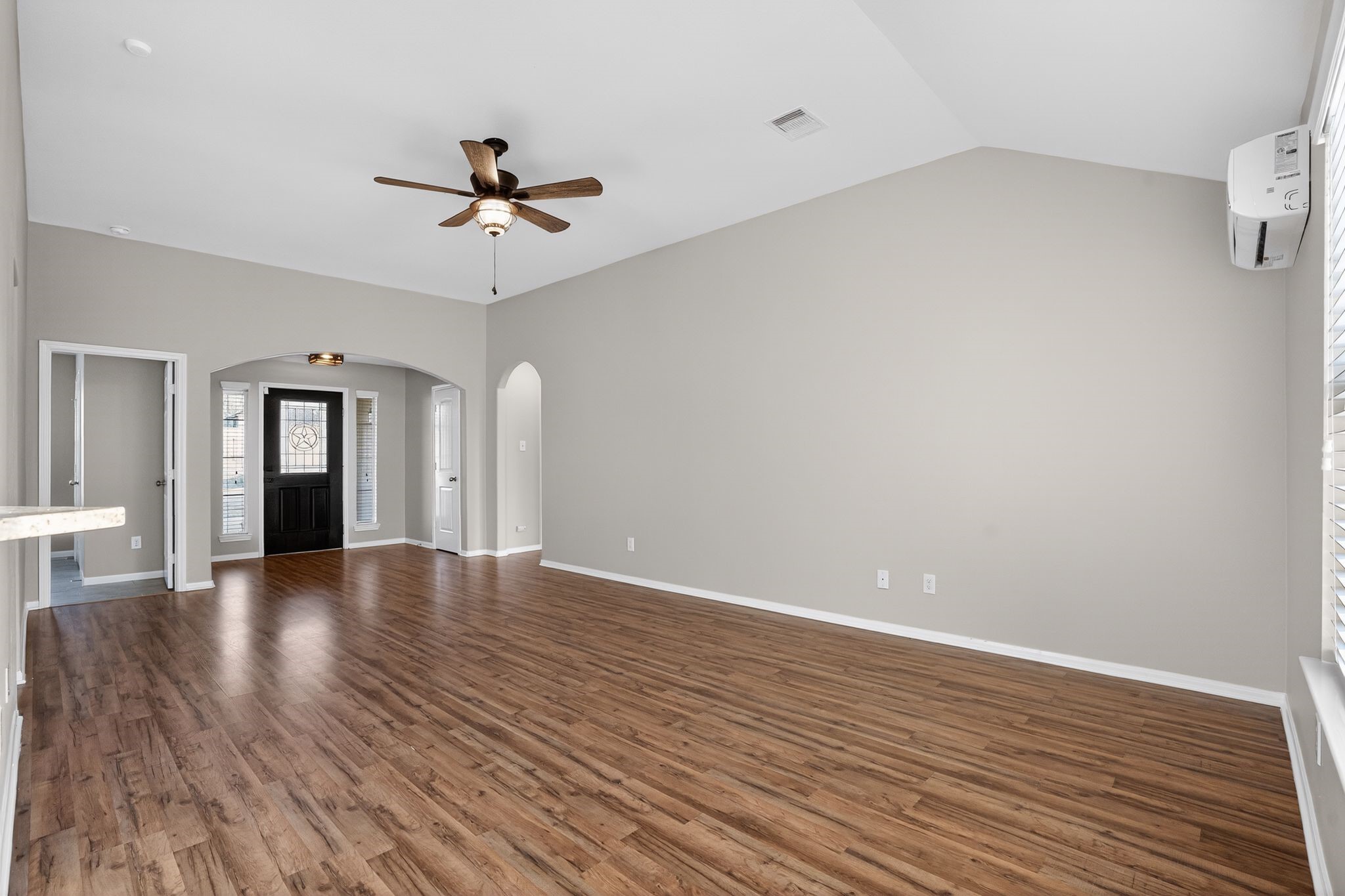 12325 Green Ridge Drive Willis, TX 77318 - Photo 7 of 33