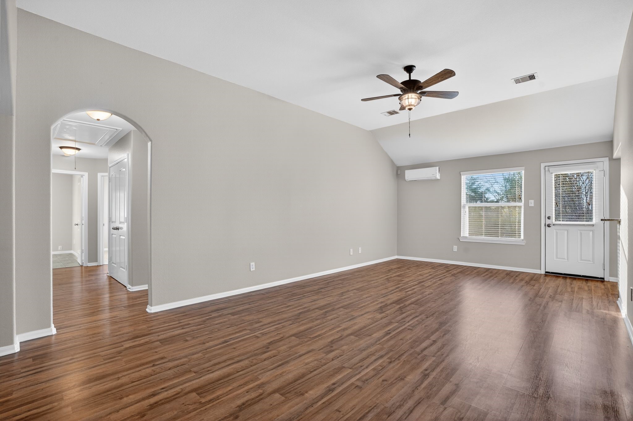 12325 Green Ridge Drive Willis, TX 77318 - Photo 10 of 33