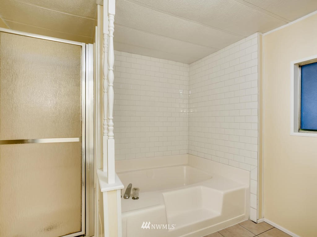 19234 127th Avenue Northeast Bothell, WA 98011 - Photo 14 of 21 Gallery Image 14
