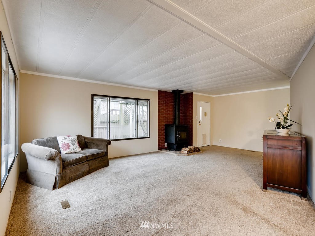 19234 127th Avenue Northeast Bothell, WA 98011 - Photo 3 of 21 Gallery Image 3