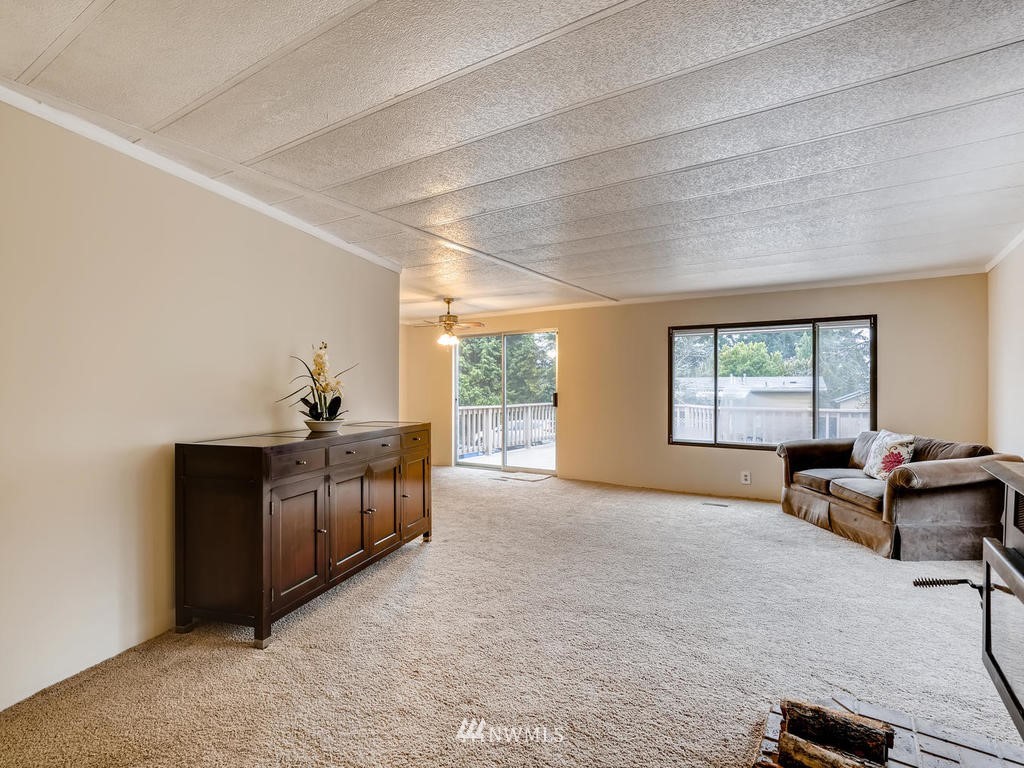 19234 127th Avenue Northeast Bothell, WA 98011 - Photo 5 of 21 Gallery Image 5