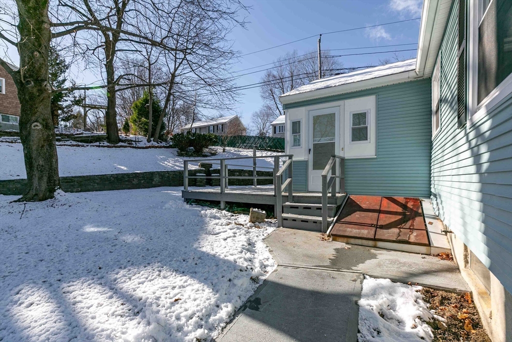 15 Nelson Place Worcester, MA 01605 - Photo 38 of 42