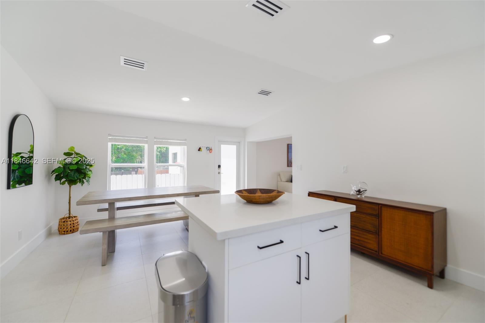 11 Mockingbird Road Key Largo, FL 33037 - Photo 3 of 44