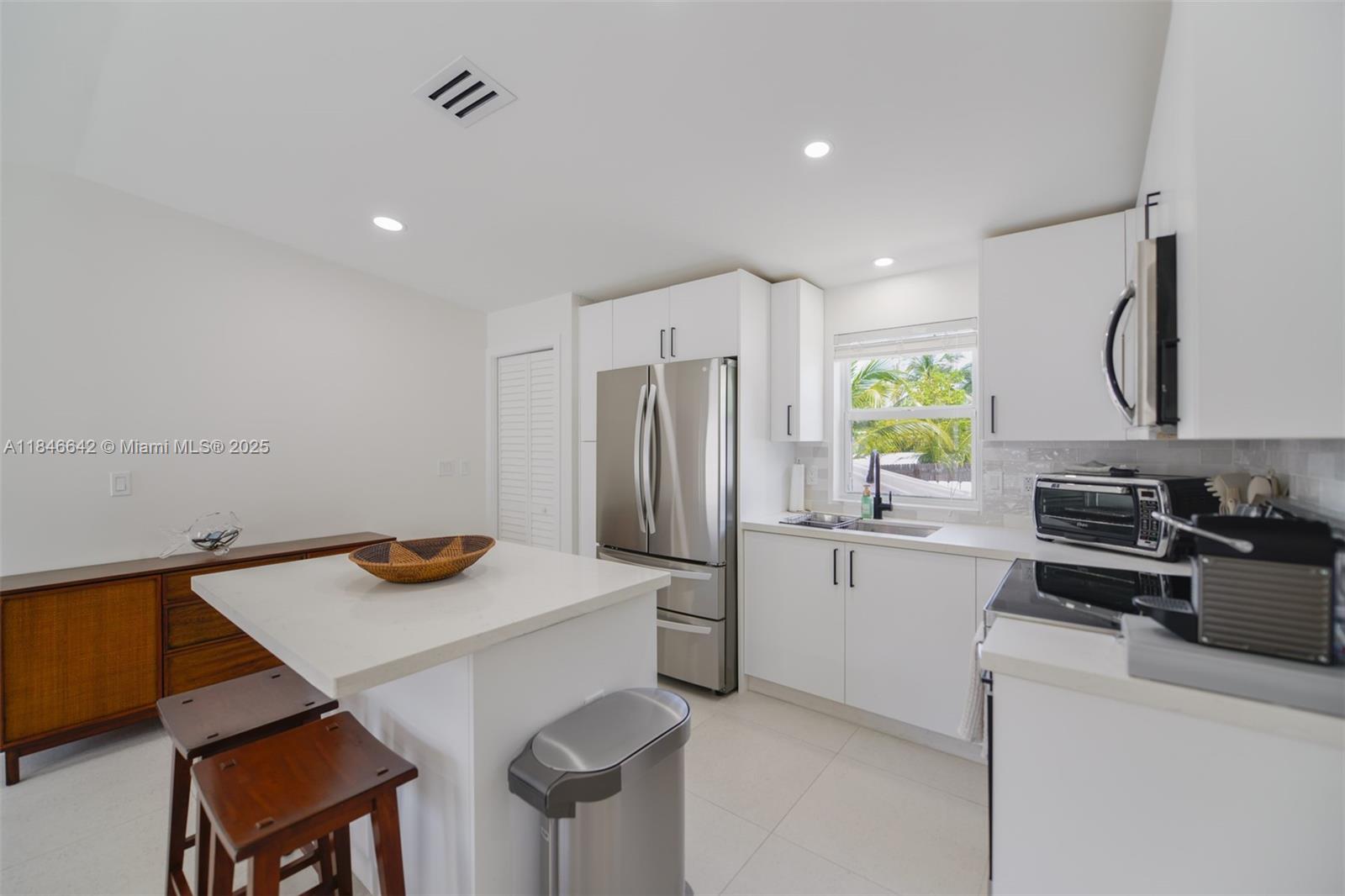 11 Mockingbird Road Key Largo, FL 33037 - Photo 8 of 44