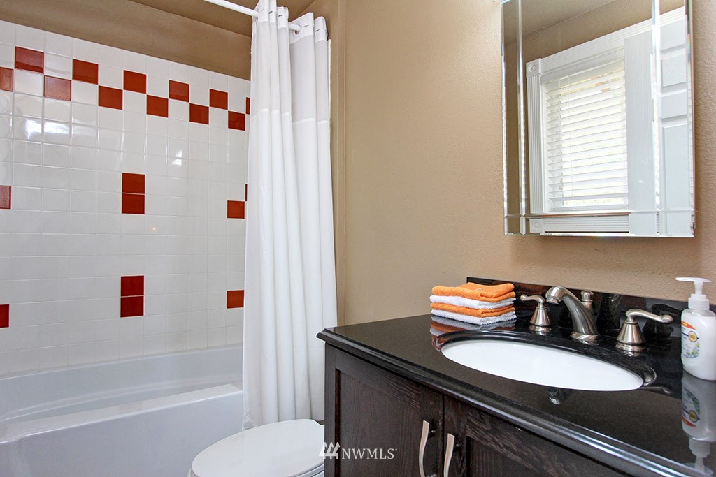 3502 Morris Avenue South Renton, WA 98055 - Photo 12 of 17