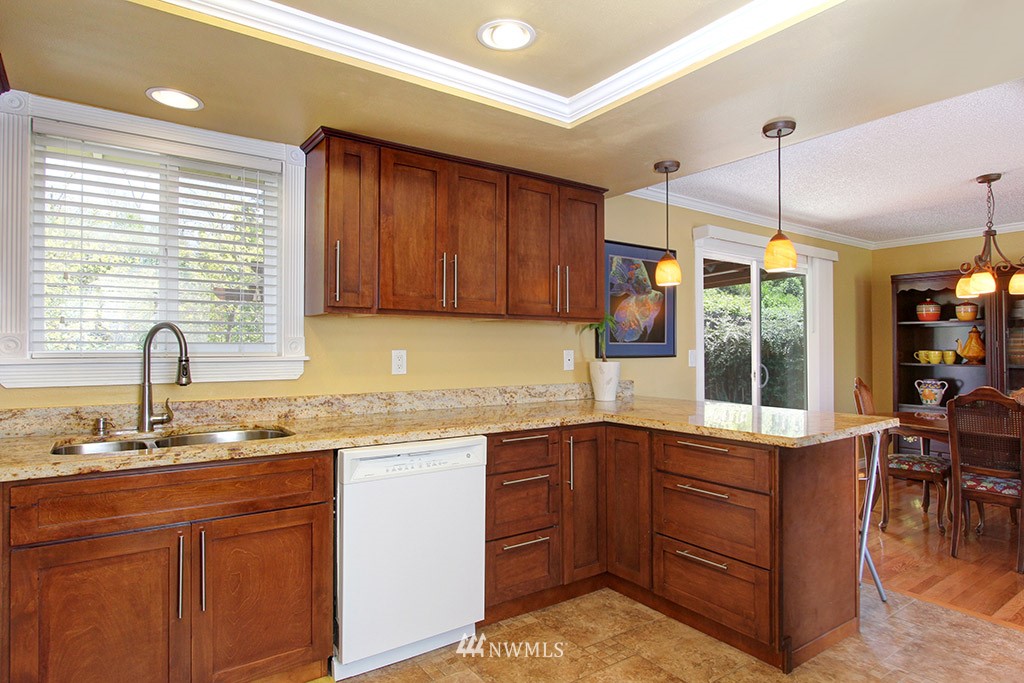 3502 Morris Avenue South Renton, WA 98055 - Photo 6 of 17