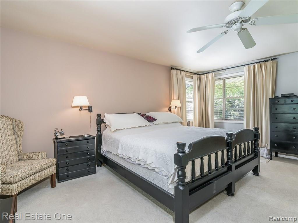 25768 Farmington Road Farmington Hills, MI 48336 - Photo 15 of 37