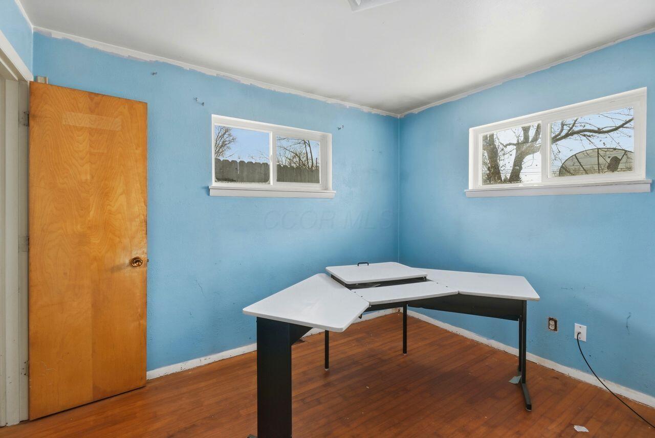 445 Basswood Road Columbus, OH 43207 - Photo 11 of 28 BR-Decent Wood Floors