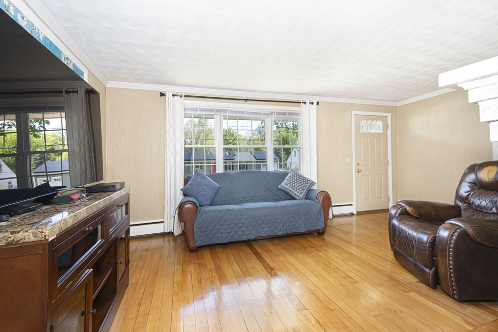 70 Trinity Avenue Worcester, MA 01605 - Photo 8 of 28