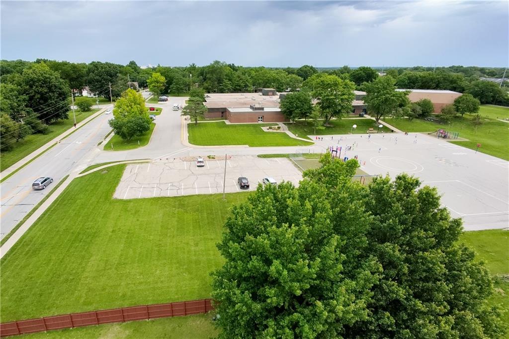 700 Northeast Hunters Ridge Lee's Summit, MO 64086 - Photo 40 of 48