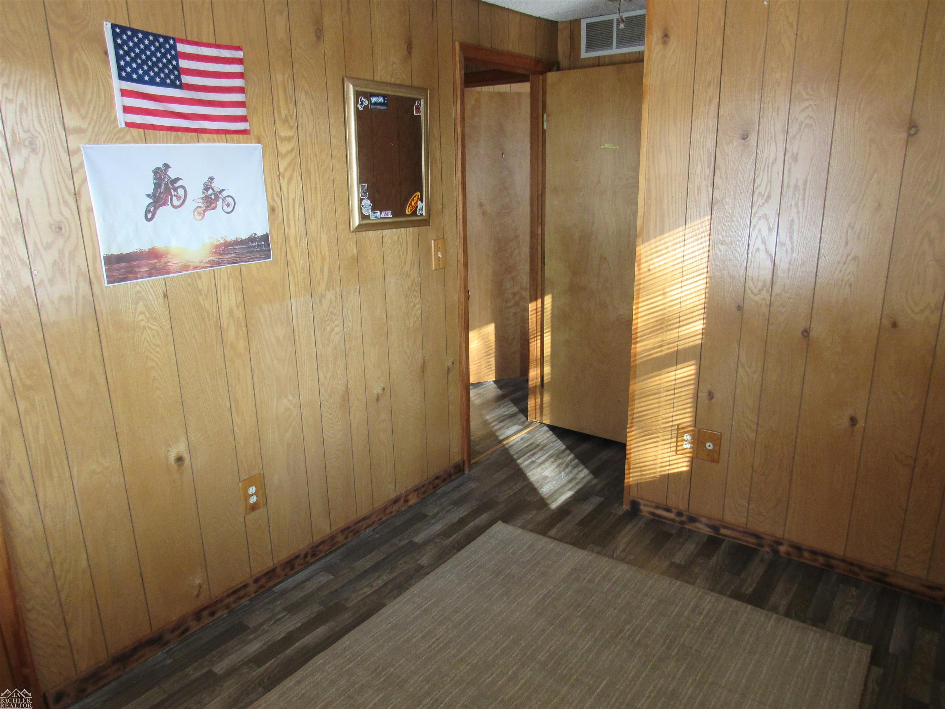7640 River Road Marine City, MI 48039 - Photo 19 of 37 50195597-03e450a8-44a2-41f1-9d71-50bcefa710b7.JPG