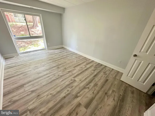 a view of empty room with window