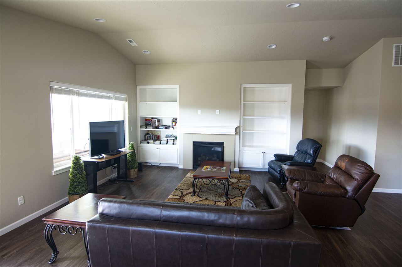 928 East Colbert Road Colbert, WA 99005 - Photo 4 of 20