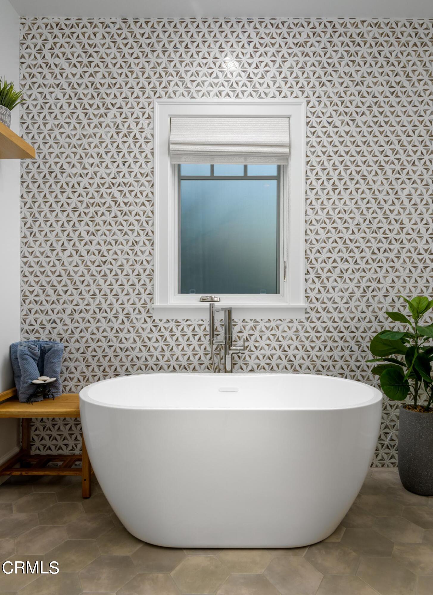 330 Salida Del Sol Santa Barbara, CA 93109 - Photo 24 of 39 a white tub sitting next to a white wall