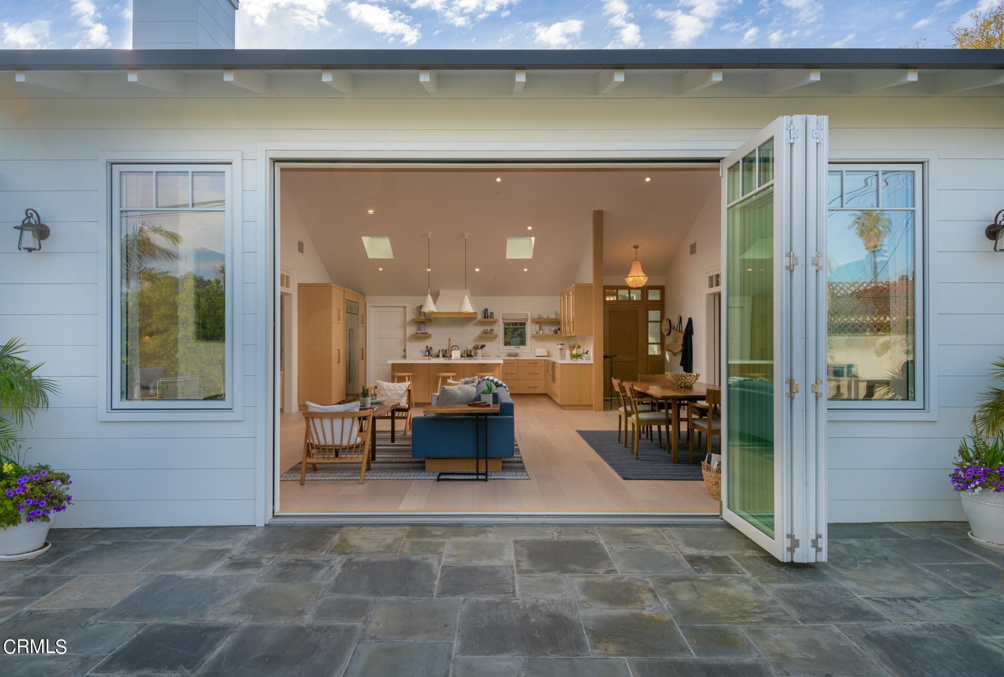 330 Salida Del Sol Santa Barbara, CA 93109 - Photo 32 of 39 a living room with furniture and a potted plant