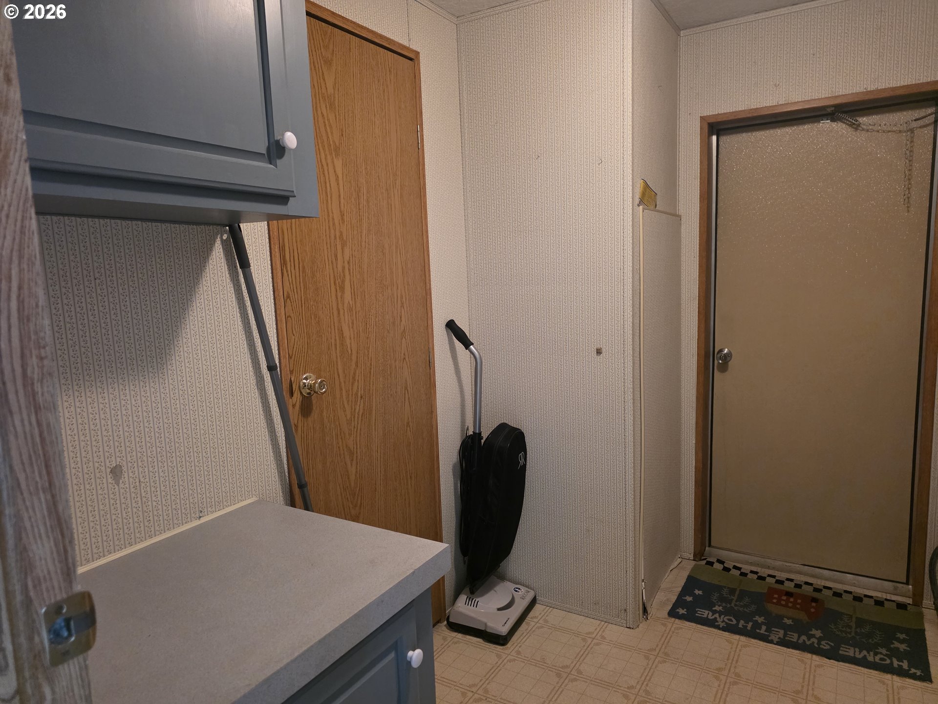 1901 Southeast Minter Bridge Road, Unit 38 Hillsboro, OR 97123 - Photo 15 of 16 Laundry