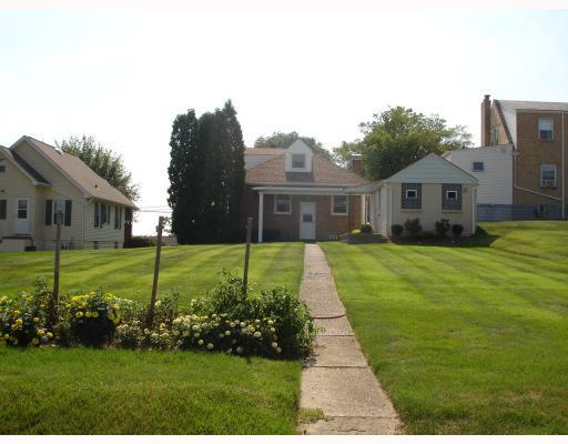 52 Herbst Road Coraopolis, PA 15108 - Photo 8 of 8 Yard/Garden.