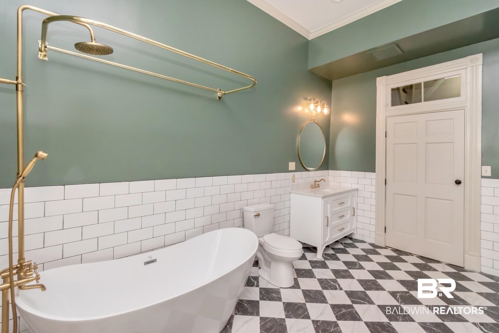 605 St Francis Street Mobile, AL 36602 - Photo 20 of 40 Bathroom