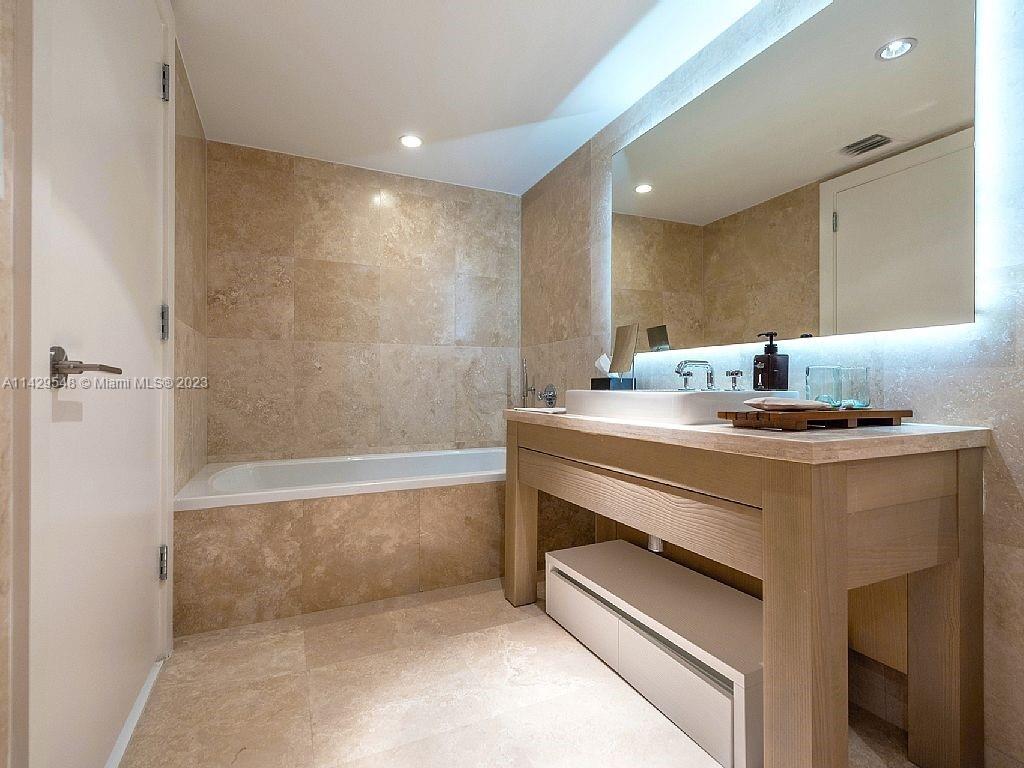 102 24th Street, Unit 1006 Miami Beach, FL 33139 - Photo 12 of 28