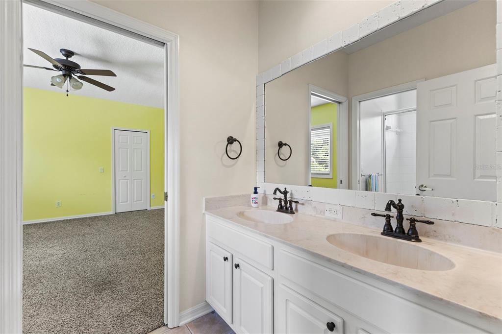 11621 Renaissance View Court Tampa, FL 33626 - Photo 24 of 32