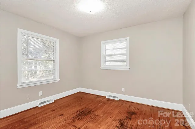 $1,695 | 4919 Raymond Place, Charlotte, NC 28205