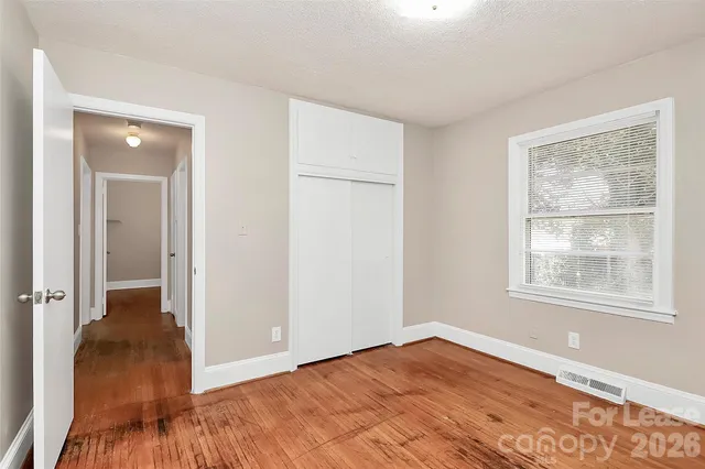 $1,695 | 4919 Raymond Place, Charlotte, NC 28205