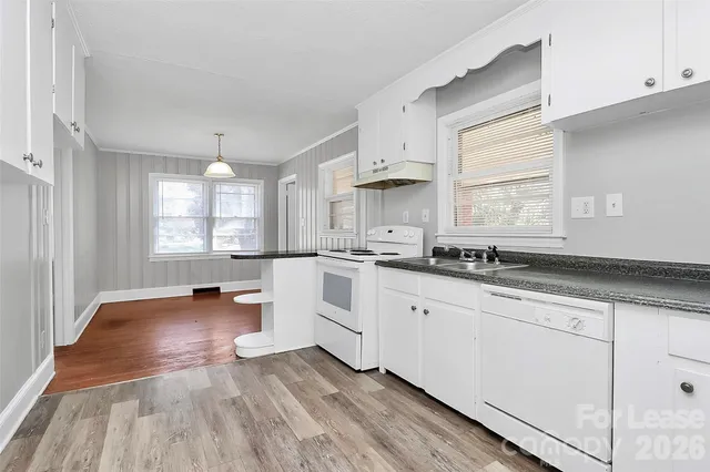 $1,695 | 4919 Raymond Place, Charlotte, NC 28205