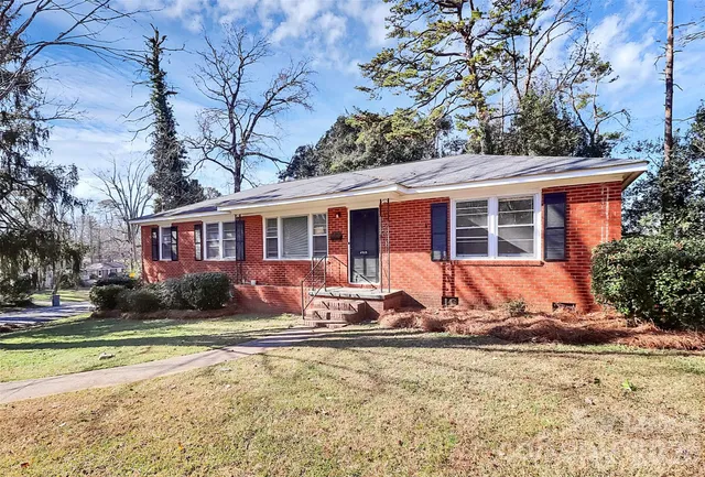 $1,695 | 4919 Raymond Place, Charlotte, NC 28205