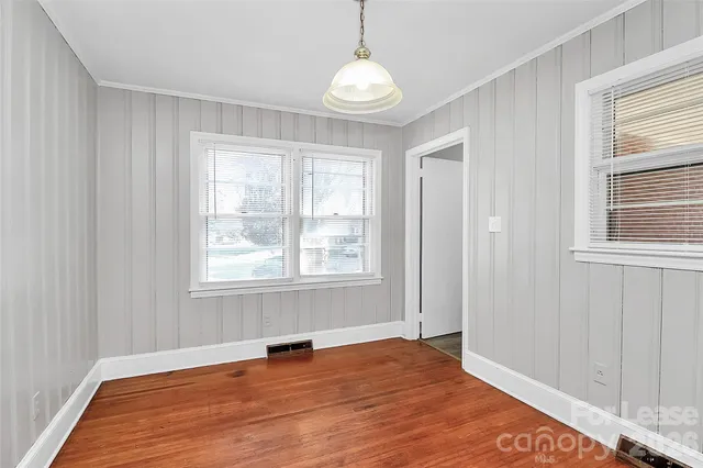 $1,695 | 4919 Raymond Place, Charlotte, NC 28205